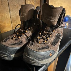 Vasque Hiking Boots, Goretex, waterproof!